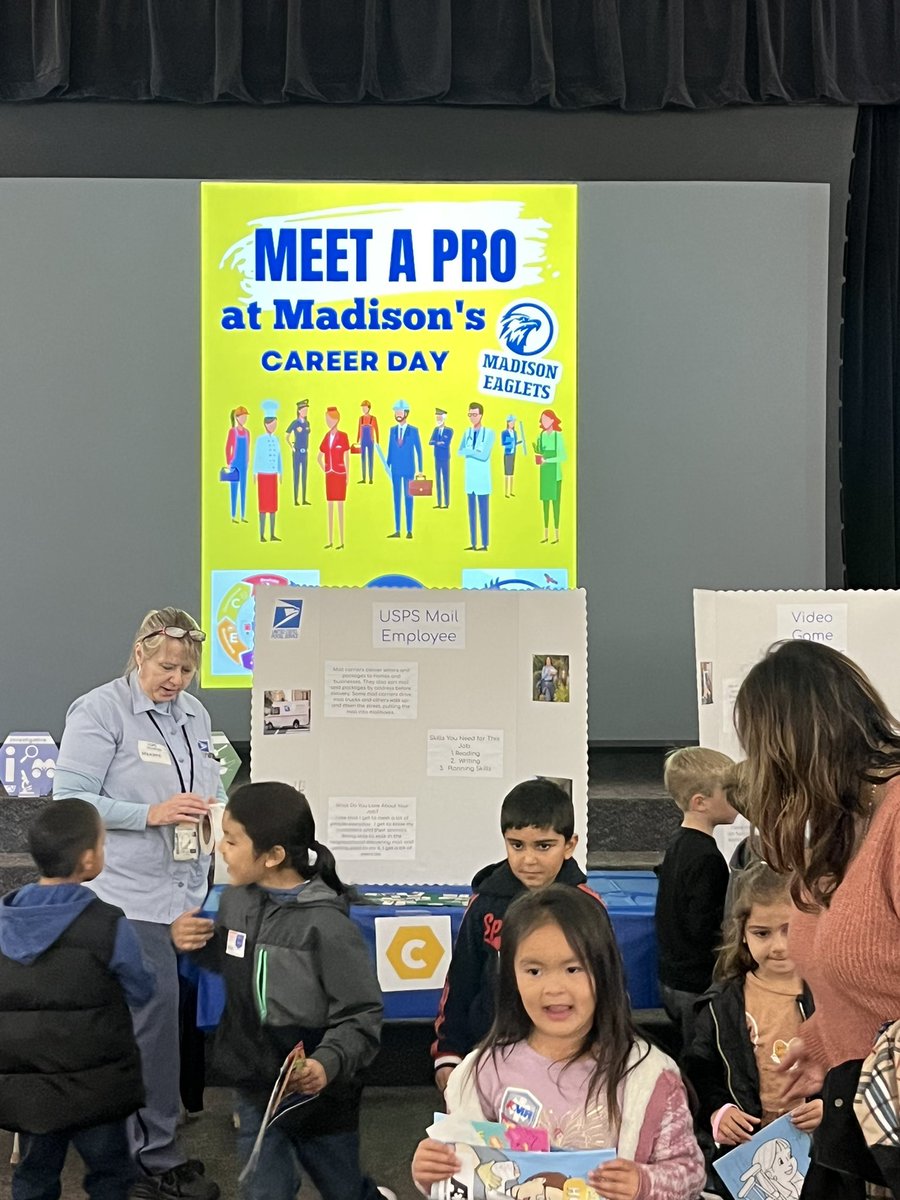 Stephaniedodds5's tweet photo. 20 Madison family volunteers joined us today to share their work. Students were able to consider if their strengths &amp; interests may align with the professions that they learned about. Great day to be a @Madison_Eaglets @CajonValleyUSD @CajonVapa https://t.co/SbYgM8rZnu