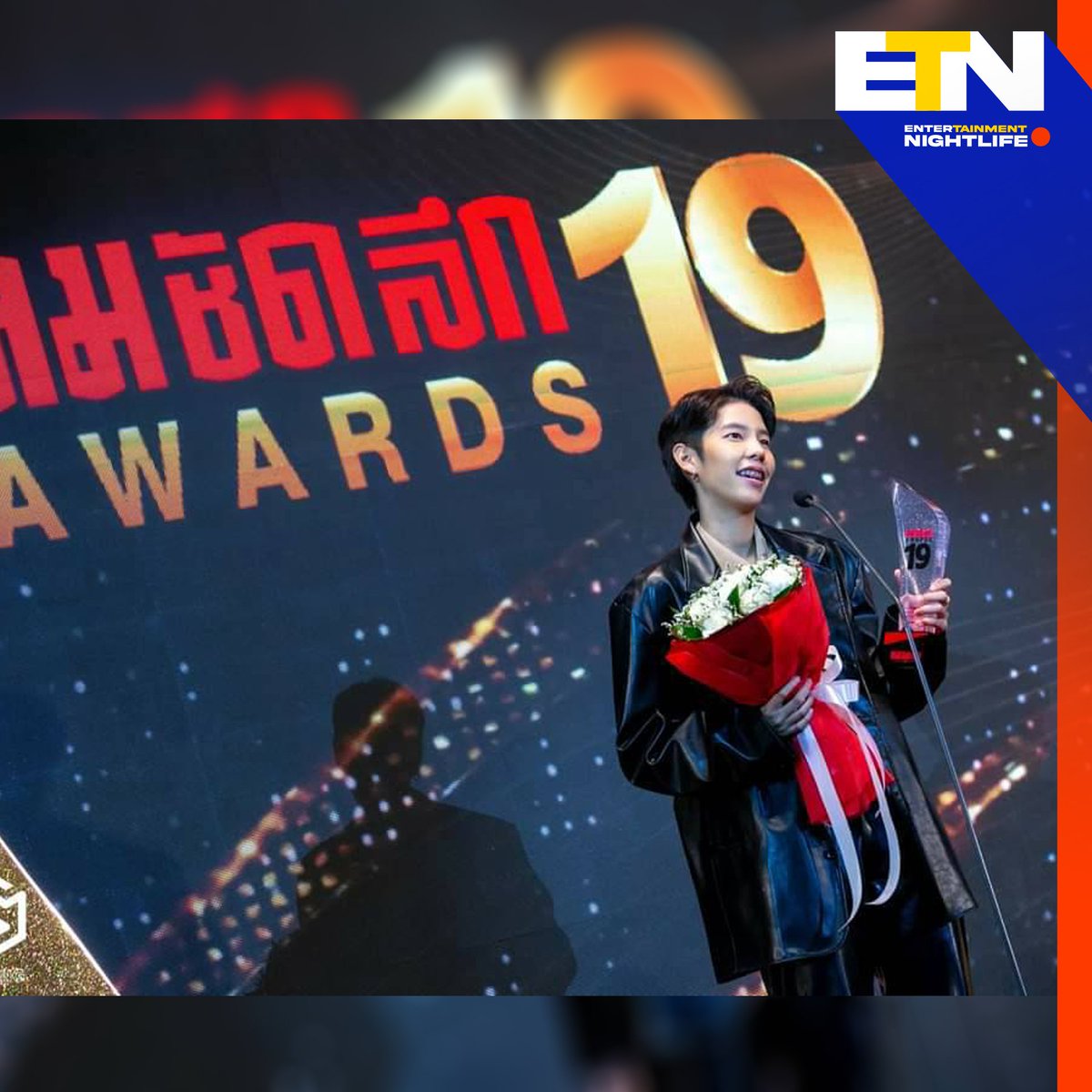 EtThailand's tweet photo. ชีวิตลิขิตเอง "ป๊ายปาย โอริโอ้" สุดภูมิใจ คว้า LGBTQ+ ยอดนิยม "คมชัดลึก อวอร์ด" ปลื้มรับกำลังใจล้นด้อม พร้อมช่อกำลังใจพิเศษ

อ่านต่อ : https://t.co/W5MqssJ9Ao

#ป๊ายปายโอริโอ้ #นุ๊กธนดล #ETN #ETNentertainmentnightlife #ข่าวบันเทิง https://t.co/lNmXO9bpkl