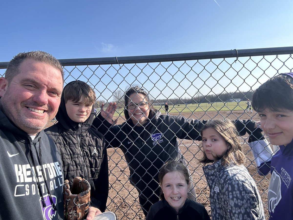 AndrewGibsonEDU's tweet image. Glad we could all be there with you to support the team and watch you get your first win as a varsity softball coach! Thank you Mother Nature for making the schedule work!!! #keystonepride