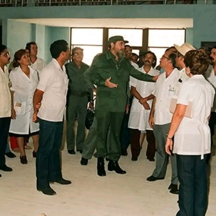 CUBA ES UNA PEQUEÑA ISLA D GIGANTES! 
A lo largo d la historia la Colaboración Médica Cubana ha estado presente en 
164 PAÍSES y han participado en ella más d 400 mil profesionales d la Salud. 
CUBA=AMOR! 

#MejorEsPosible #YoSigoAMiPresidente #CubaHonra