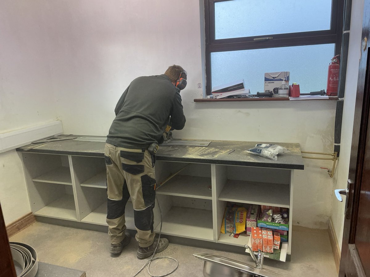 GaaDesmonds's tweet photo. Thanks 🙏🏻 to everyone for supporting the Desmond’s Club, as we start a new chapter in the club’s history ( Showers & Shop) This is where your sponsorship money goes into. All products bought locally and tradesmen are local #ShoplocalStayLocal 🤍💙 https://t.co/HaJE2vw1lL