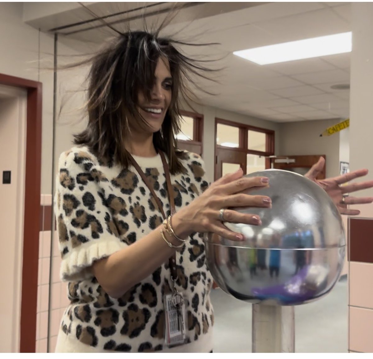 magdalenajistel's tweet image. Our students had a blast at STEM Night! We learned about circuits, static electricity, and so much more! Thank you @Cypress_Cheetah PTA for a fun family event! #1LISD #CYPRoadTrip