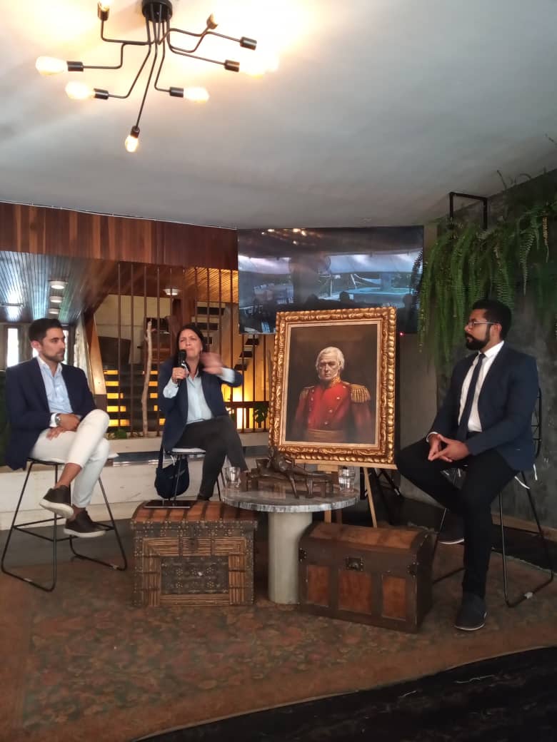 CastelvaniaLuis's tweet photo. Ayer participamos en una extraordinaria actividad del @cihmbi  en torno a Francisco de Miranda, el panel de lujo estuvo conformado por @inesquinterom y @NelsonTRangel sencillamente magnífico ❤️ https://t.co/zyzvOimTlS