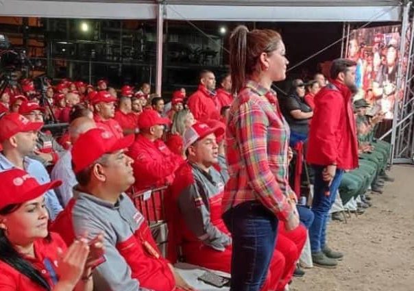 Alcaldesa Ana Fuentes: No aceptaremos ningún tipo de inmoralidad que afecte a la Patria bit.ly/3nC0AZa
#MaduroEsUnDuro