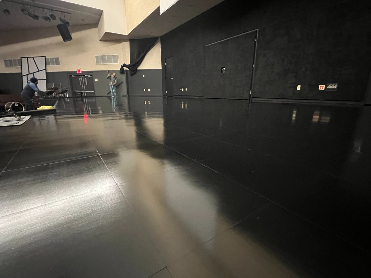 DetailedCC's tweet photo. Before and after studio hard surface cleaning #tile #pressurecleaning #cleaning #floorcleaning #exteriorwash #restoration #tilecleaning #surfacecleaning #deepcleaning https://t.co/meEq5Lh0AB