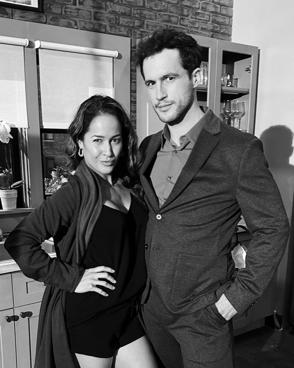 📲 Shippam? | Rob Heaps via Instagram: “Fazendo pose com @JainaLeeOrtiz! Não perca #Station19 essa noite”