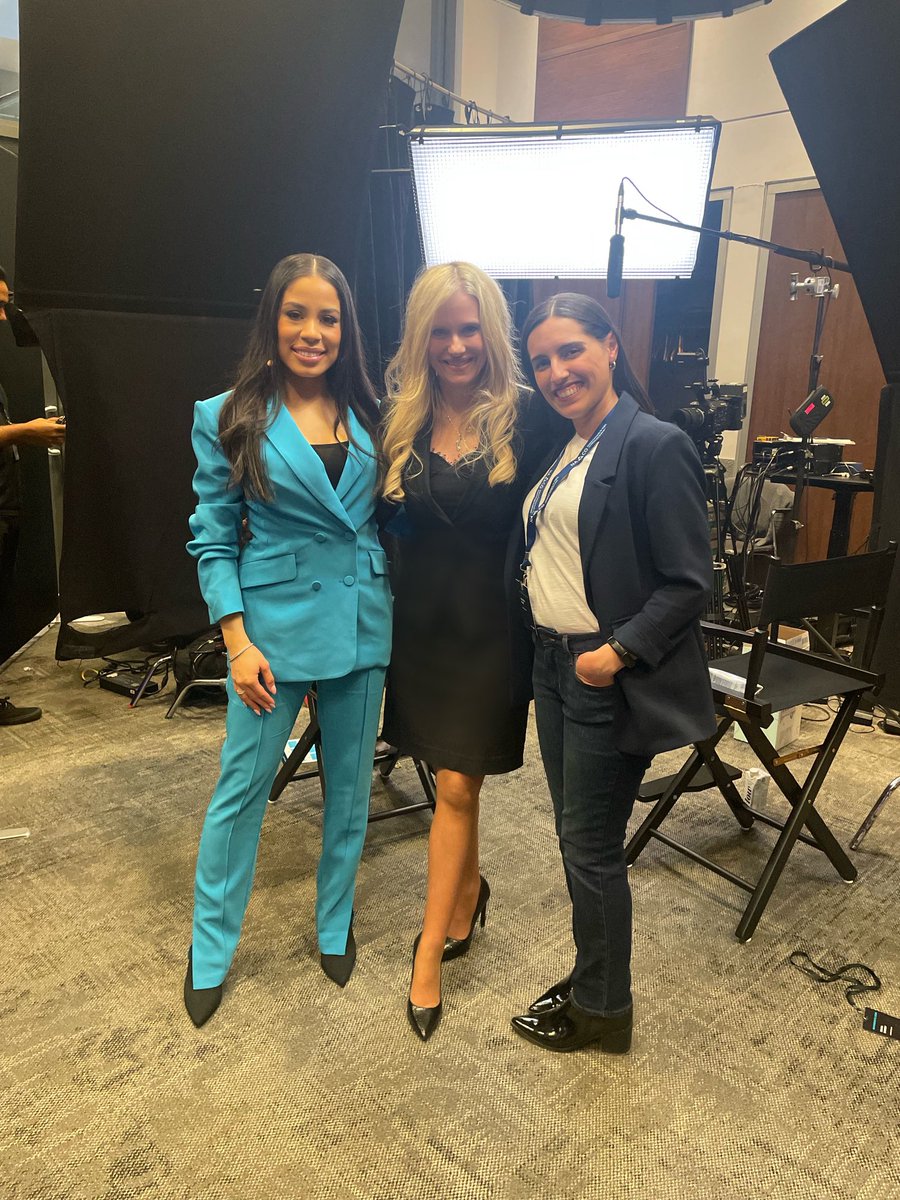 sshorey's tweet image. It was an honour to join ⁦@KeshiaChante⁩ Host of Entertainment Tonight Canada and ⁦@atfilipe⁩ here at #moonshots2030 with ⁦@NACOCanada⁩ &amp;amp; @MaRSDD⁩ to chat about the incredible women founders we serve at ⁦@Invest_Ottawa⁩ #SheBoot and the ScaleUp Platform