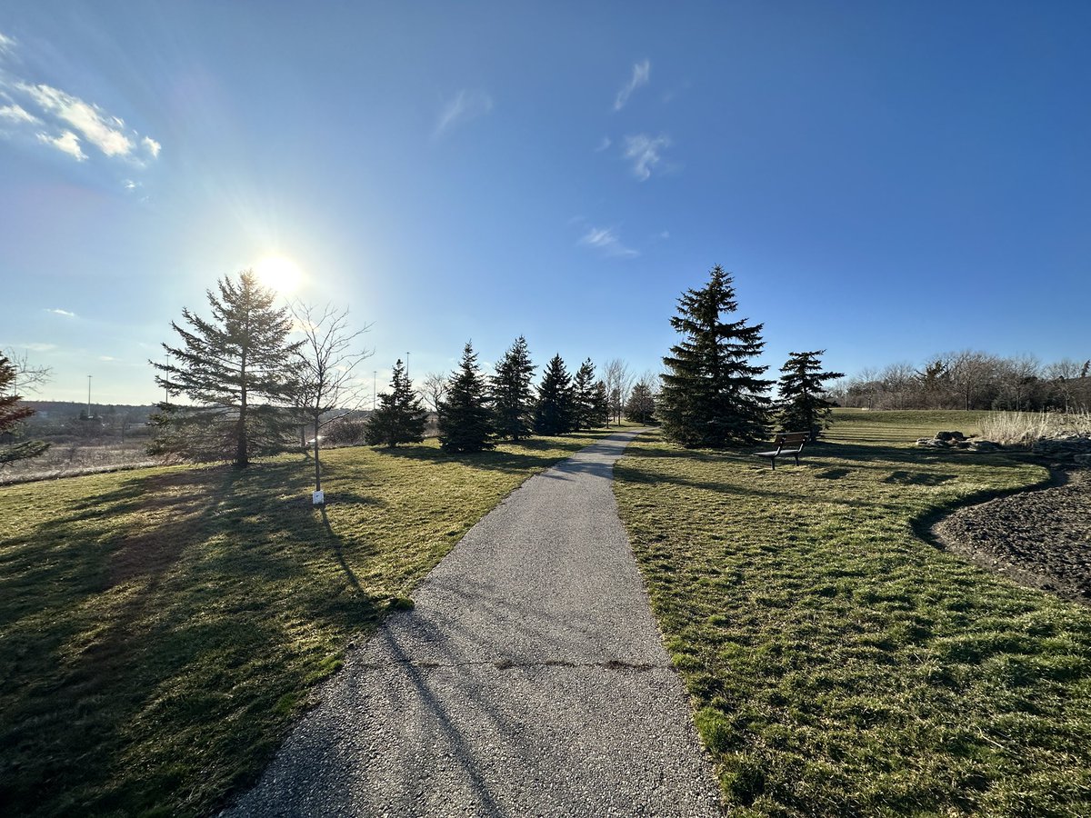 #stayfitstayhealthy #Oakville #OakvilleOntario #March2023 #Spring #localparks #Canada #sunshine #walking #Clearview
