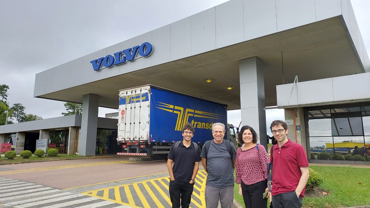 rodrigosallesps's tweet photo. Essa semana tive a incrível oportunidade de fazer uma atividade de campo no polo automotivo da Grande Curitiba, só possível graças à generosidade de Maria Aparecida Bridi e @Jrgpramalho e ao empenho de @LemosSWR e @hamdantarik. https://t.co/rsV9QDOfvF