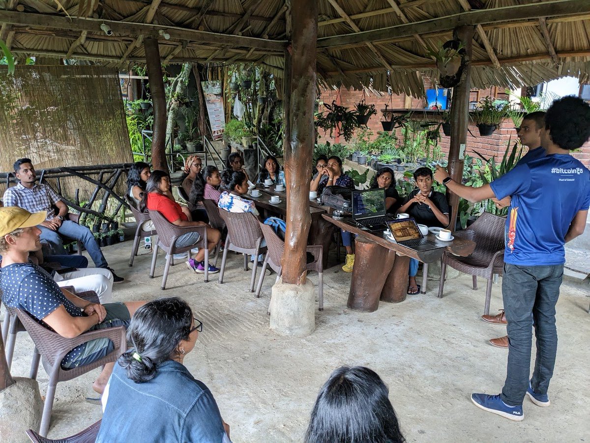 SL_BTC's tweet photo. This is how its done..😍
#Bitcoin  #lightning meetup in Ella #SriLanka 🇱🇰
#PearlOfSatoshi #BitcoinDeepa https://t.co/nOlk9OnCNs