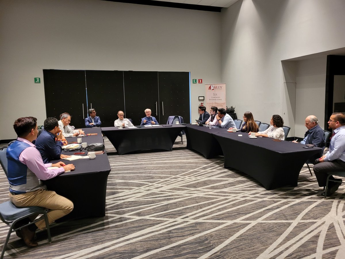 Concluido el gran congreso, un grupo de entusiastas comenza ahora mismo el seminario especial con Luigi Ferrajoli y Perfecto Andrés.