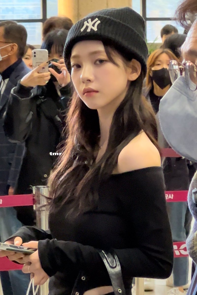 230331 GMP✈️ #카리나 #KARINA 
지민아~