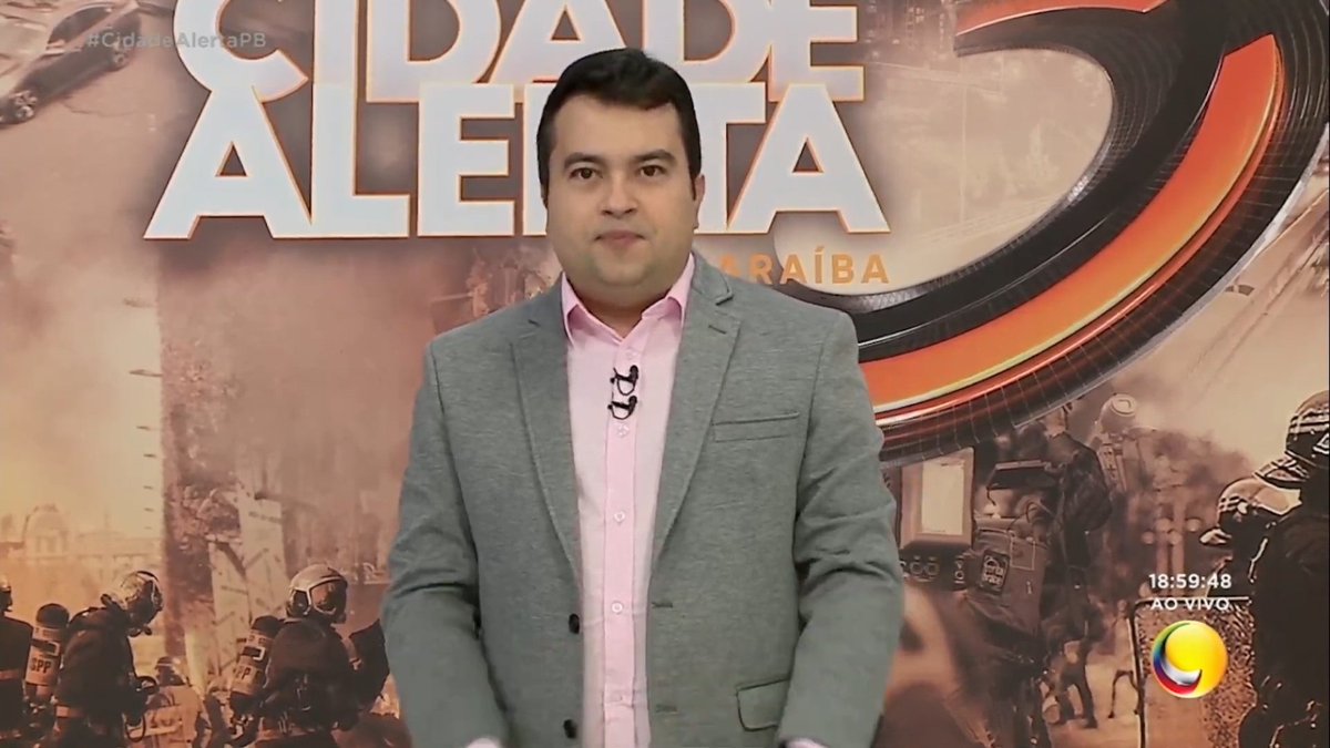 adielzwei's tweet photo. Acabaram as férias: Jomar volta amanhã (31) a apresentar o #CidadeAlertaPB na TV Correio.
Durante o período, Paulo Neto (foto) acumulou a apresentação do #CorreioVerdade com o programa da noite. https://t.co/vT4dVKDQSG
