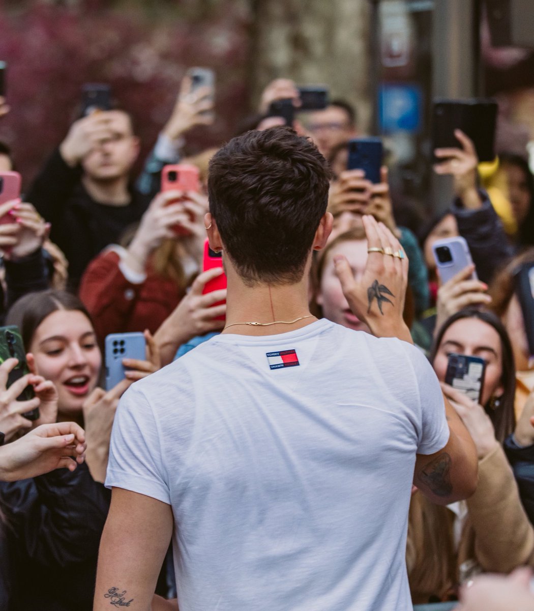 ShawnAccess's tweet photo. Thank you to the best fans for being so incredible both online &amp; in person for the launch of #TommyXShawn. So good to be together again ❤️ We missed you. @shawnmendes @tommyhilfiger #ClassicsReborn #TommyHilfiger https://t.co/DbEI4NoqgD