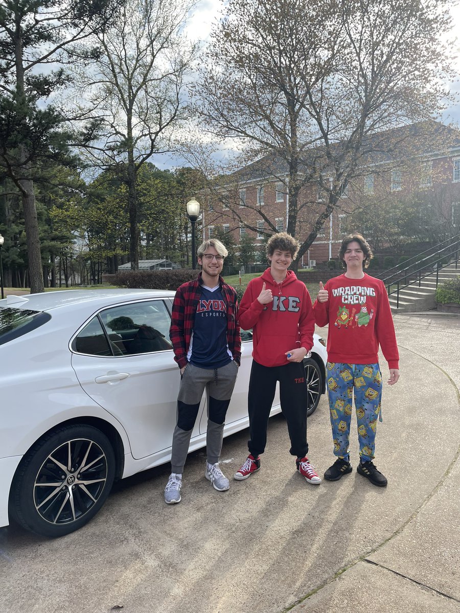 Off we goooooo ➡️ Illini Esports Invitational