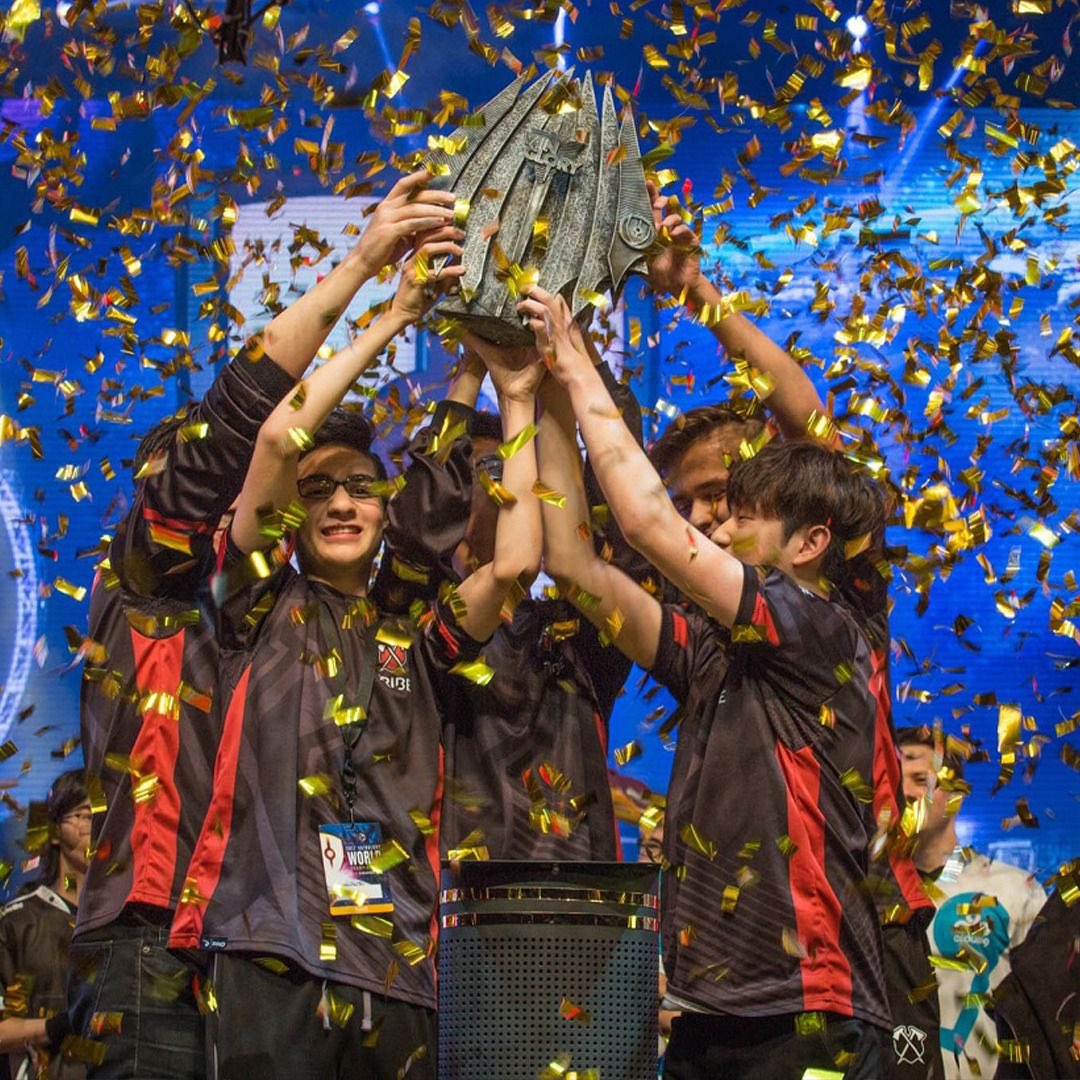 MaxGreen tweet media