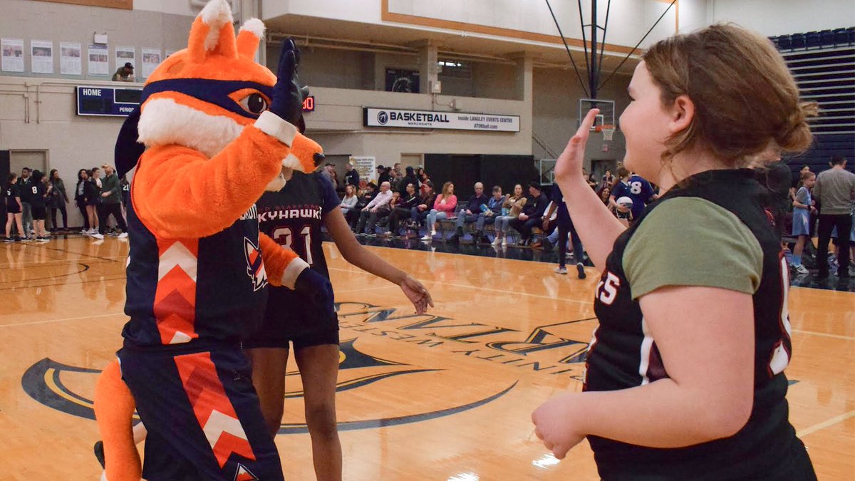 vancitybandits's tweet image. We had a BLAST this week hosting our first-ever @langleyschools Play Day at @langleyevents! 🔥⁠
⁠
Thanks to all participating schools, student-athletes, parents, coaches and community partners for helping make our event a success. 🙌
⁠
#LikeABandit