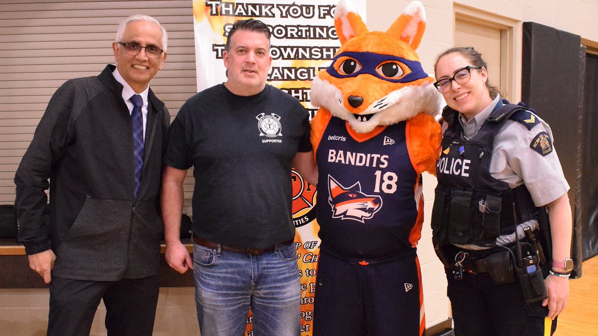 vancitybandits's tweet image. We had a BLAST this week hosting our first-ever @langleyschools Play Day at @langleyevents! 🔥⁠
⁠
Thanks to all participating schools, student-athletes, parents, coaches and community partners for helping make our event a success. 🙌
⁠
#LikeABandit