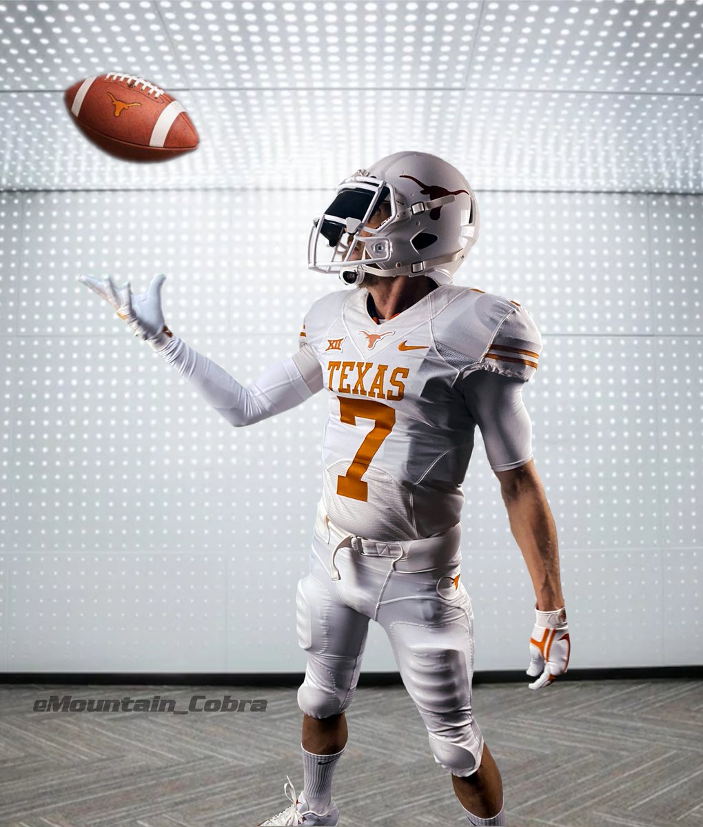 I'll never be done with Texas. 

#sportraits #footballgear
