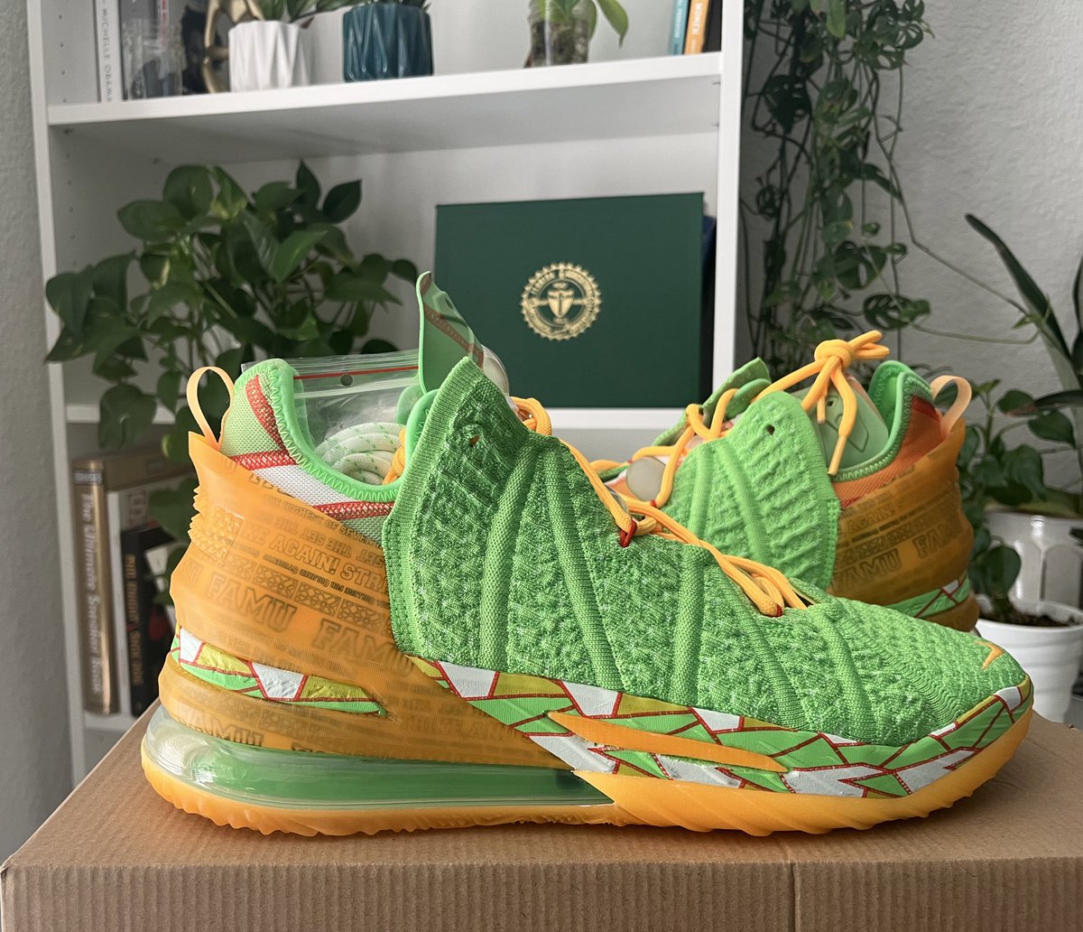 JBreak23's tweet photo. THE FIRST LeBron for my alma mater, Florida Agricultural and Mechanical University.
Nike LeBron XVIII FAMU
SP21 LBJ ON-COURT PROMO: FAMU
NOT FOR SALE.
#FAMUBrons #RetroBrons #PromoSample #OnCourt #FangsUp #HBCU #Alumni #FAMUly #NotForSale #NFS https://t.co/UGCizrdNPA