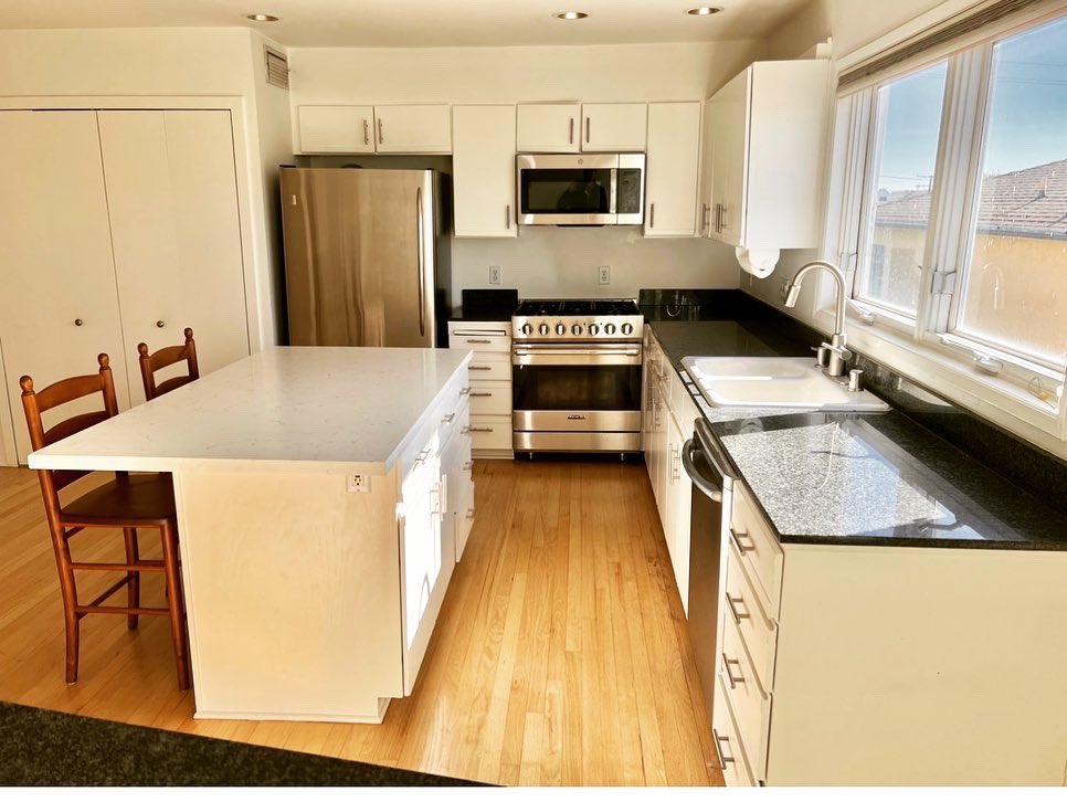 robertmaschio's tweet photo. West Facing, Premium 2 bed 2.5 bath, Ocean View Condo.
2 Blocks to Main St, 3 blocks to the Beach. #maschiorealestate #compasscalifornia #santamonicarealestate #santamonica #santamonicabeach https://t.co/5tUbDhAm5f https://t.co/kQZFYP3KbI