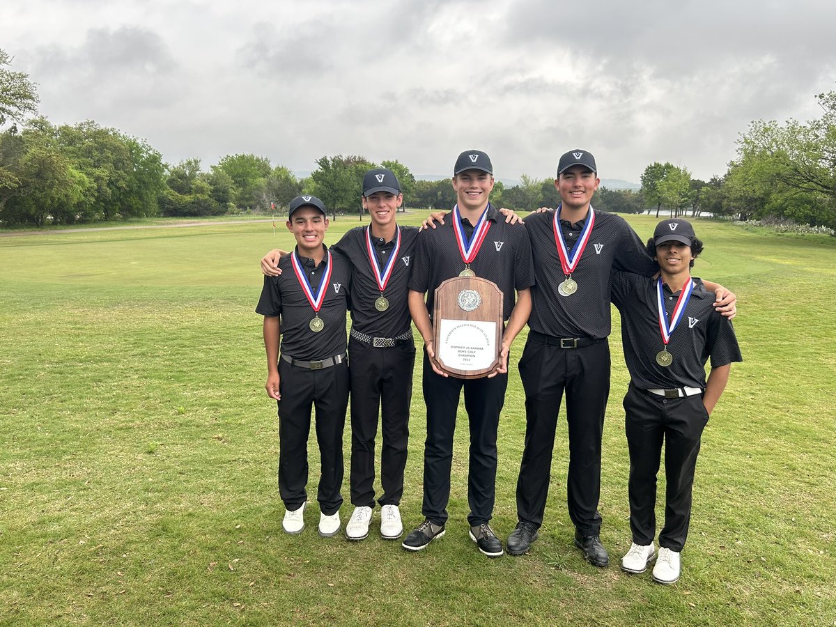 VandegriftGolf's tweet photo. District Champions 🏆 https://t.co/SsuSK4a3XJ
