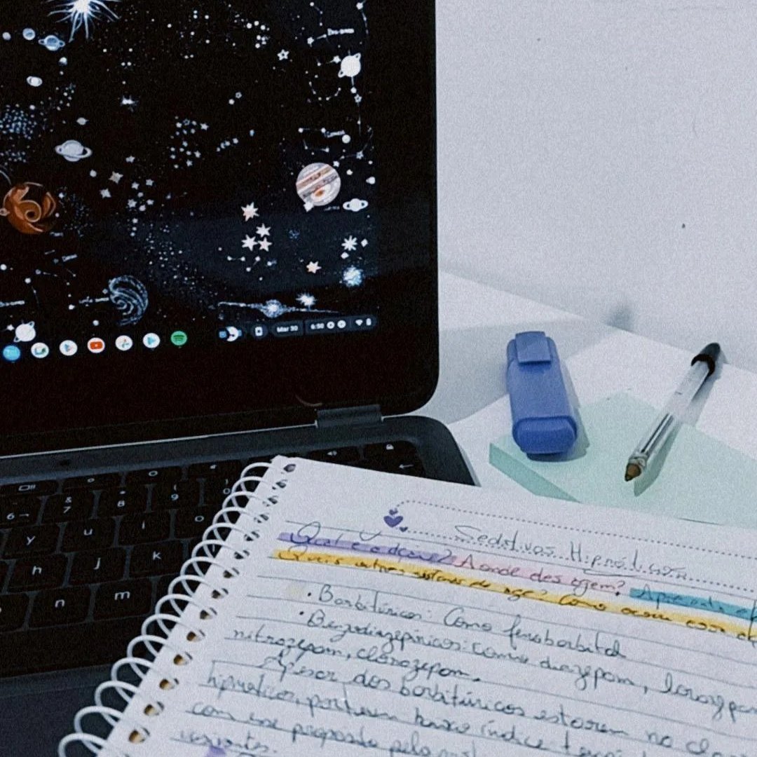 debstudyin's tweet image. 🧠°.• 30.03.2023
—» ontem tirei um dia livre pq sabia que hoje ia ler bastante o material pra pesquisa que a professora pediu, não imaginei que ia quase DOBRAR o horário de anteontem. 
—» gostei da pesquisa e do meu resultado, foi um dia bom pq eu gosto dessa matéria :)