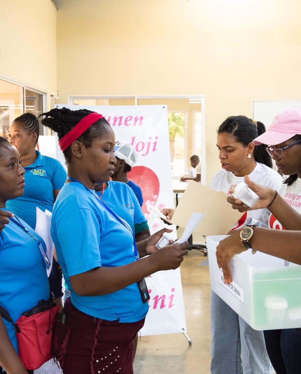 codevi_campus's tweet photo. Nou te fè yon jounen jinekolojist nan benefis kolaboratè nou yo ak objektif se ankouraje swen yo, sante ak ijyèn entim yo; an fason sa a anpeche maladi ki ka afekte byennèt fizik yo.
#codevi #sharedvalue #createursdevaleur https://t.co/lctQRIoV0Y