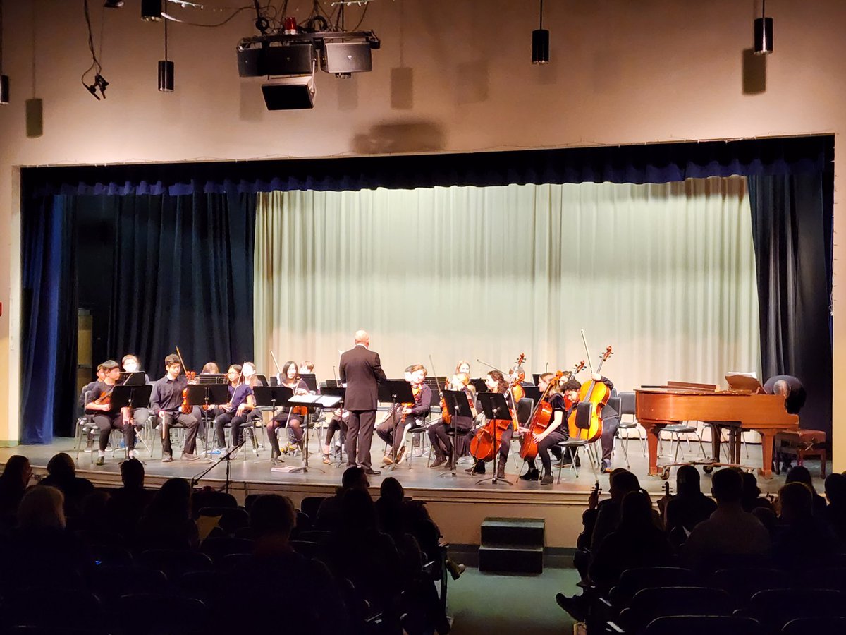 TimBoyle_RMS's tweet image. Third of three spring concerts @RMSHanover.  Orchestra.  These students are awesome y'all.
