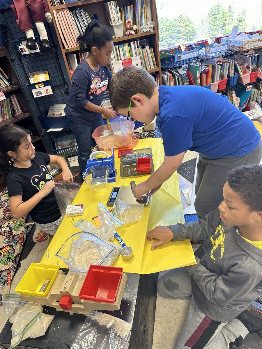 HildaServello's tweet photo. They made a mess, had a ball and learned a lot! @@SedgeGardenES https://t.co/YRcRiTptc2