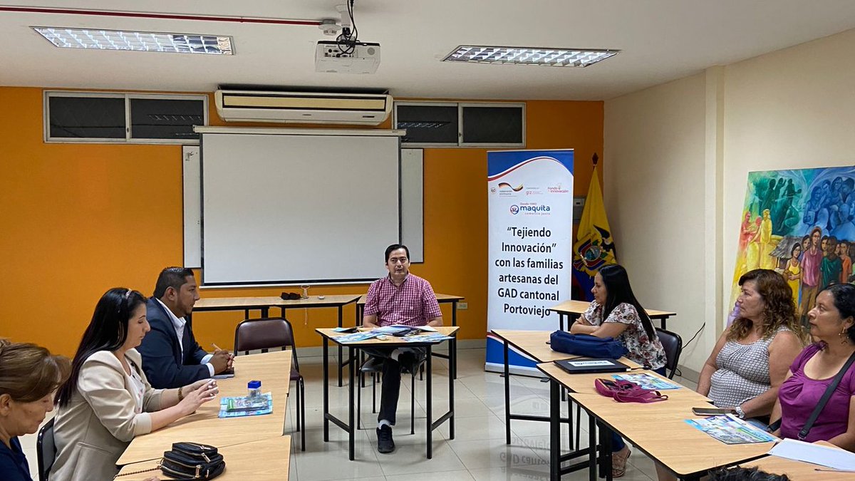 Fortalecemos acciones para dar a conocer en comunidades de #Portoviejo la ruta de denuncia para #víctimasdeviolencia. Junto a las compañeras promovemos reuniones con el <a href="/CcpdPortoviejo/">Ccpd de Portoviejo</a> para profundizar esta temática. Iniciativa de @Maquita_Cjusto con el apoyo de <a href="/GIZEcuador/">GIZ Ecuador</a>