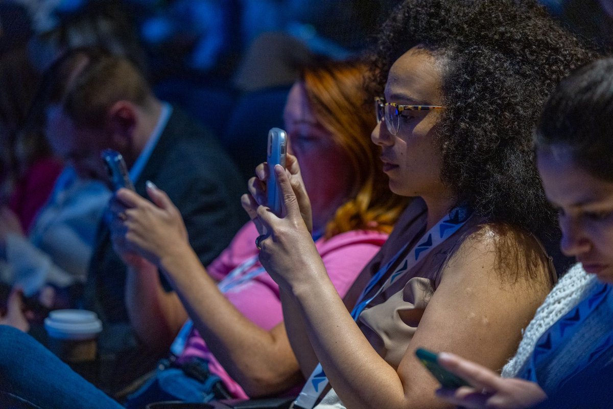 Social__Pacific's tweet photo. And that’s what we like to call DAY ONE!!! Can’t wait to do it all over again tomorrow with another incredible lineup of speakers 🤩 #SocialPacific https://t.co/iZhZnFPq1q
