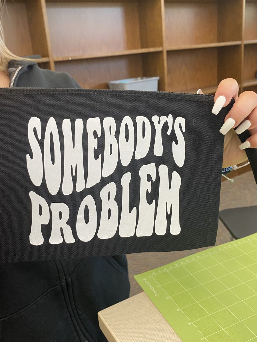 rchlmc's tweet image. Today our Teacher Cadets came for a lesson on how use Design Space on their Chromebooks and made some fun things with the Cricut and heat press. I especially love the Senior T-shirt! #GCSLibrariesEngage