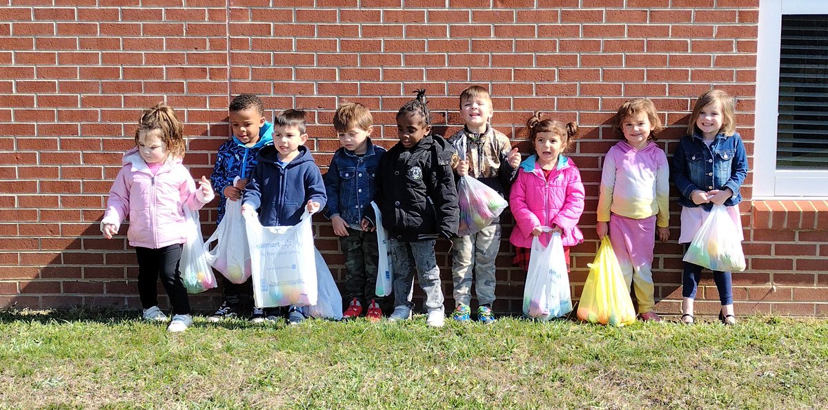 LFRamsey11's tweet photo. Egg Hunt Fun with our littles!!!
#ccesdukes
#WeAreCuCPS https://t.co/CkqSwhdSFk