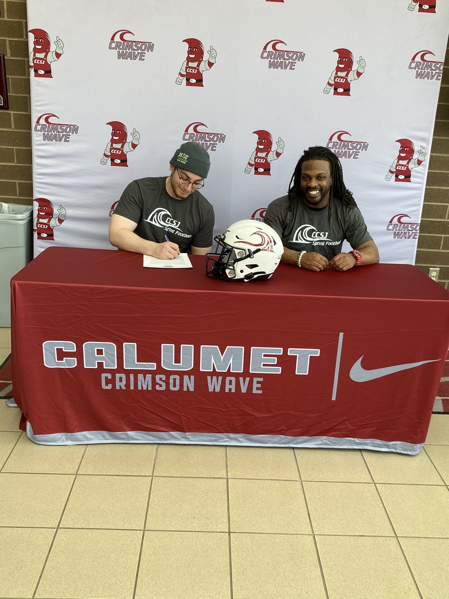 CoachJayNovak's tweet photo. Welcome to the Wave Football Family Paul! #MakingWaves #RPE #ComeGrowWithUs https://t.co/dPAKsQibFr