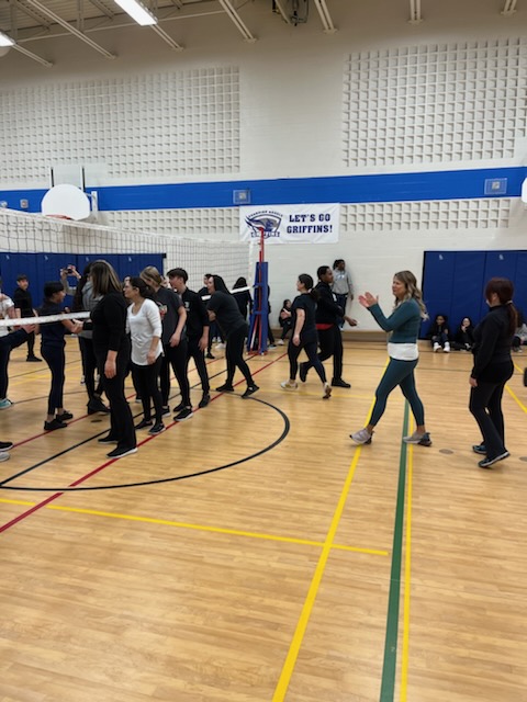 GuardiangelsWB's tweet image. The intermediate boys and girls had fun playing volleyball against the teachers this week in support of ShareLife. Thank you to our spectators that came out to  support a great cause. @ShareLifeCan @DomenicScuglia @YCDSB #supportingoneanother #goteachersgo #gostudentsgo #faith