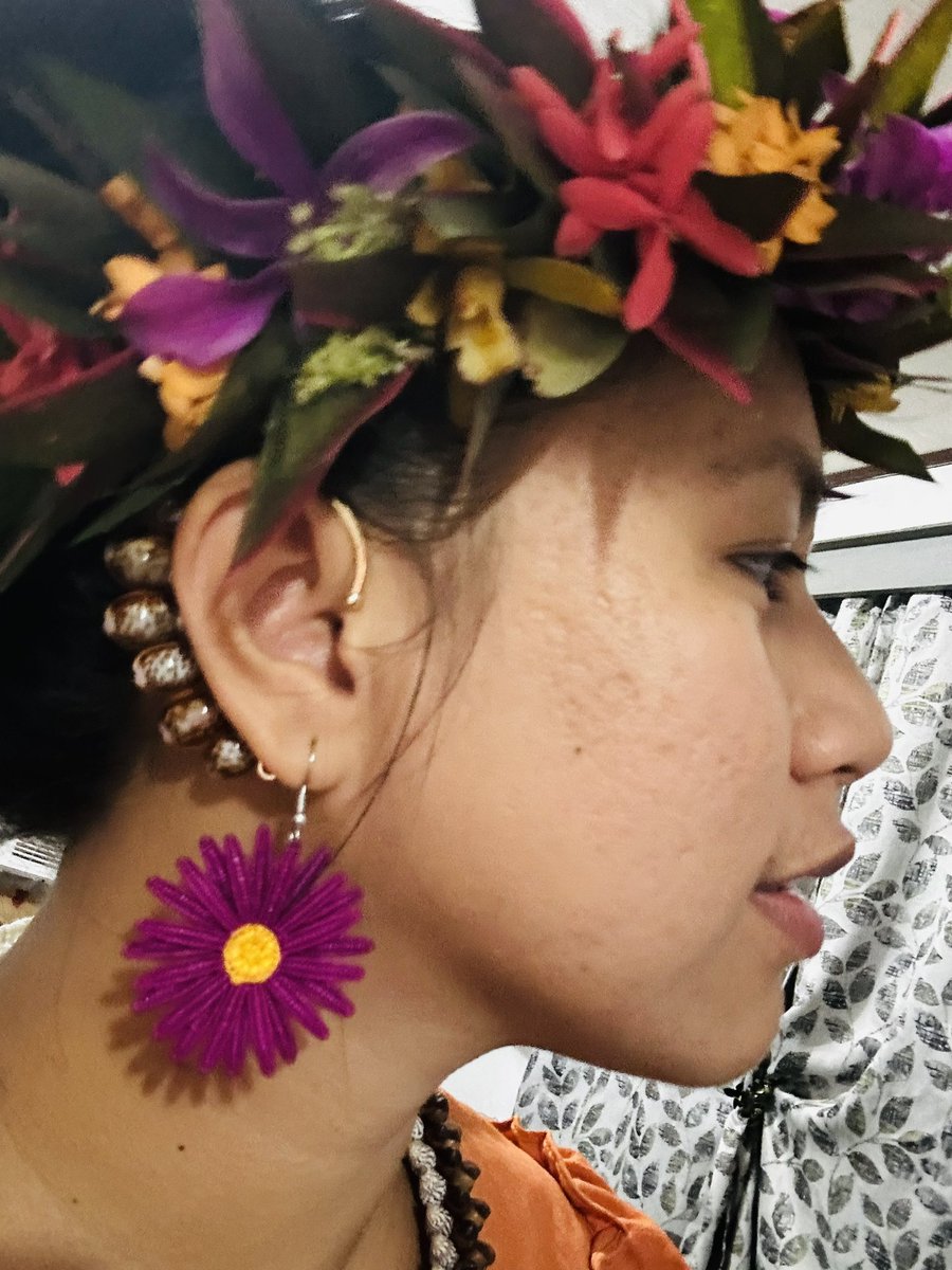 bedi_racule's tweet photo. In love with the new Miss Jaluit style of earrings 😍 Got them custom made with my Ebon seashells! Marshallese style and innovation at its finest 🤌🏽✨💗🧺 https://t.co/O6v6ZpZx6x