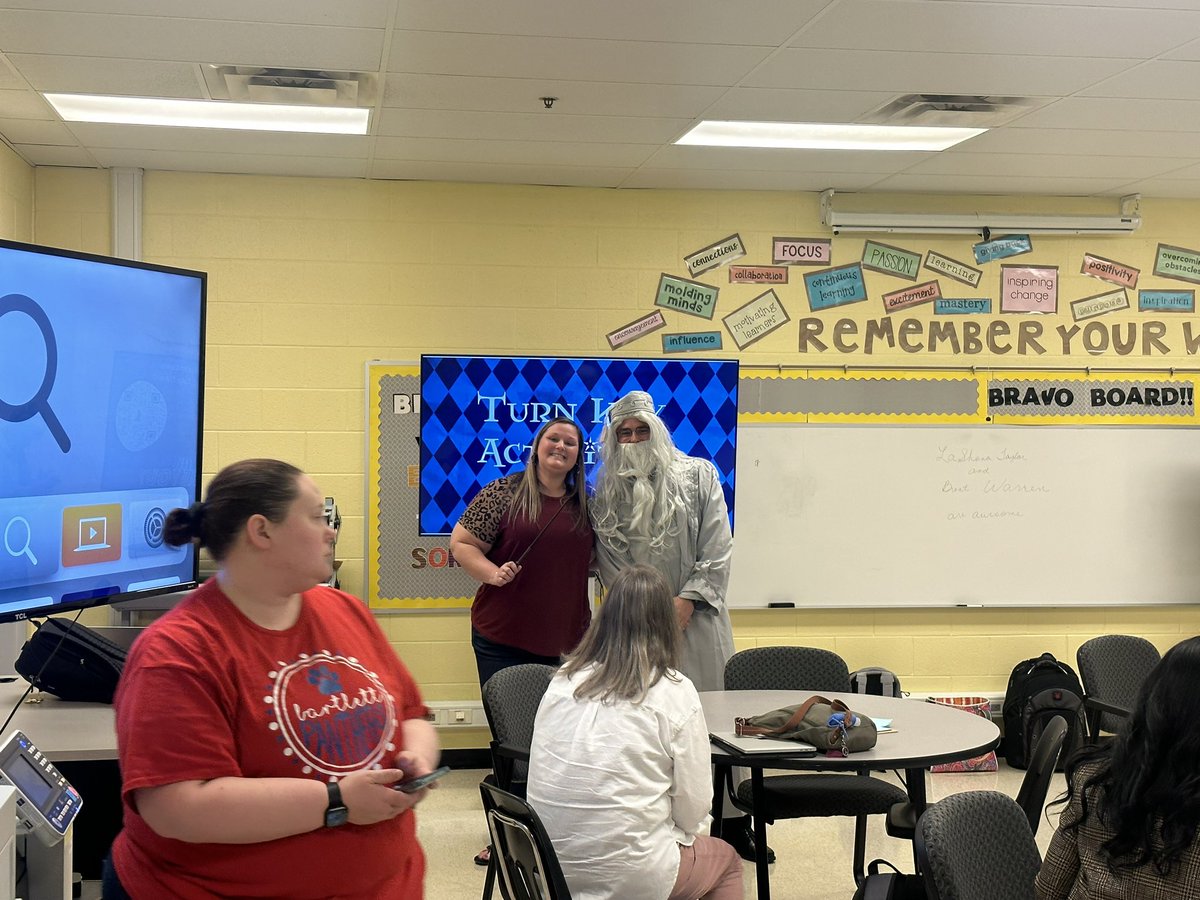 BartlettSchools's tweet image. So many great learning opportunities tonight at #Techcellence2023 Thank you to all our presenters and all that attended! #NoPlaceIdRatherB