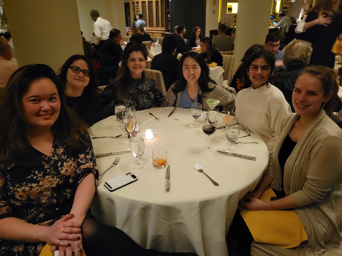 Had a great time at dinner last night with the @MGHIR1 #WomenInIR! Enjoyed chatting about IR and catching up. 🥰 @HarounReham2 @SaraZhaoIRad @MGHImaging @mghradchiefs