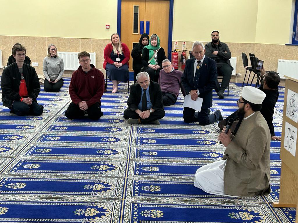 QariAsim's tweet image. #CommunityIftar #iftar2023 at @LeedsMosque.

Thank you to all those who participated in the #BigIftar and came together to show respect &amp;amp; solidarity and share peace and harmony.