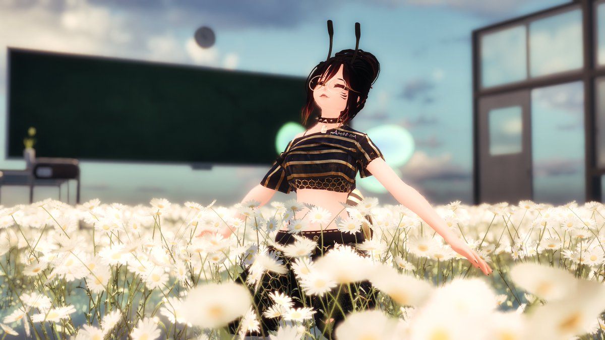 ava7675VR's tweet image. even bees need to go to school 🐝 

#vrchatavatar #VRChatPhotography 
#VRChat始めました 

🌏glass room