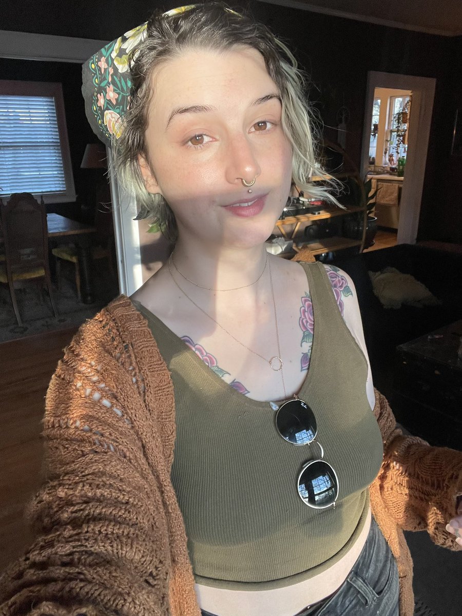 going to the apothecary, anyone need anything? 🔮🧿🌿