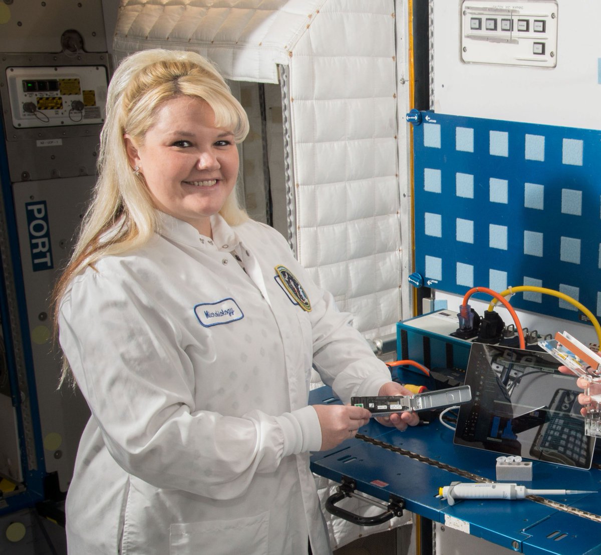 Sarah Wallace works at JSC researching microbes in space! #WomensHistoryMonth As a microbiologist, she helps keep @Space_Station crews safe, ensures we don’t carry harmful microbes to other planets, and participates in science outreach at places like her alma mater.