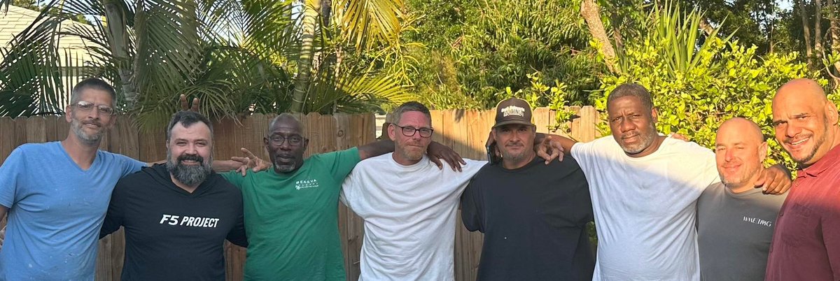 adamjaymartin's tweet image. Tonight I got to hang out with the Project180reentry (Sarasota, FL) fellas and participate in their house/recovery meeting. 

We discussed hope, fears, feelings, goals. We had amazing BBQ sandwiches and all hung out even after the meeting was over. 
Ian is missing from this…