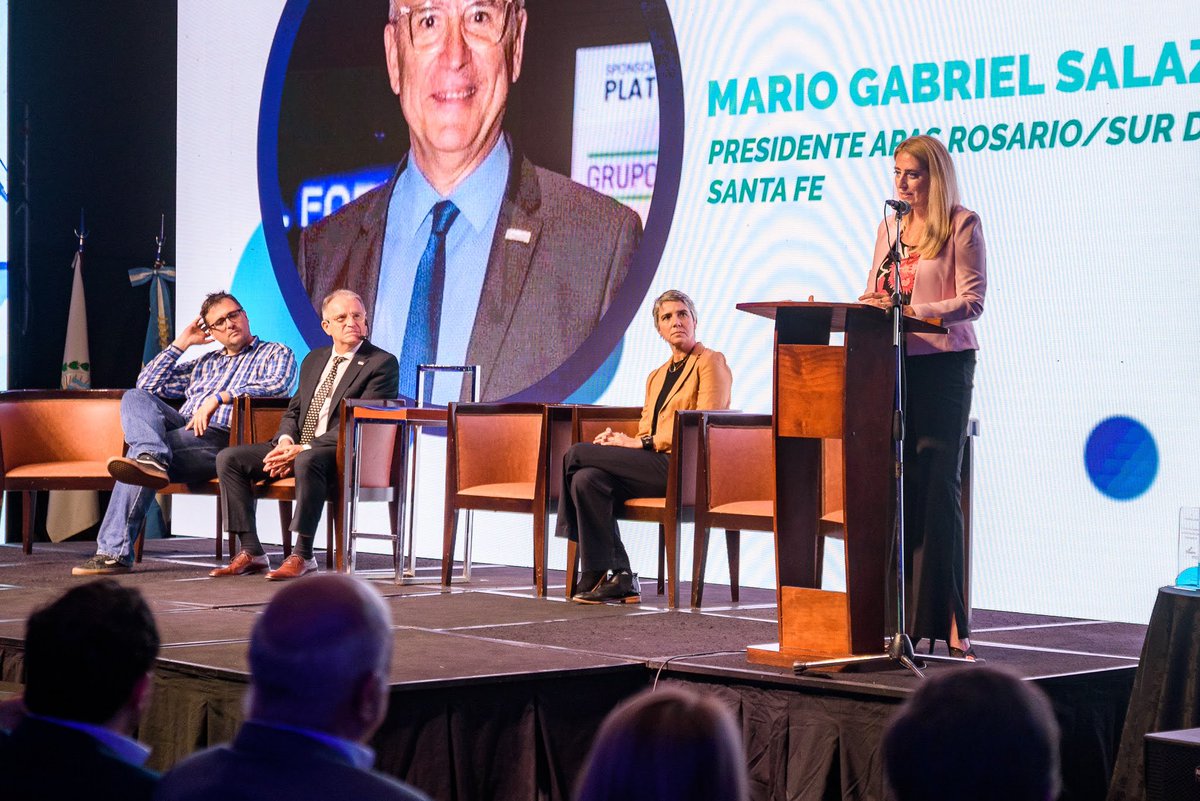 FAPASAOFICIAL's tweet photo. 🗣️ El martes 28 de marzo se llevó a cabo la edición XXVI de EnSeguRos, el Encuentro Nacional de Seguros en Rosario.

🌐Más información en la web de #FAPASA. 

#FAPASAFederal #SSN #seguros #productordeseguros https://t.co/idDkpolgc4