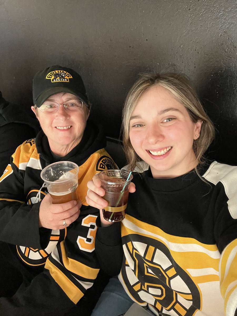 sjp144's tweet photo. Awesome night for a #NHLBruins game. 🥶 Winter Classic was warmer!! 🏒🥅🐻🏒 https://t.co/7ZHlF1LMP3
