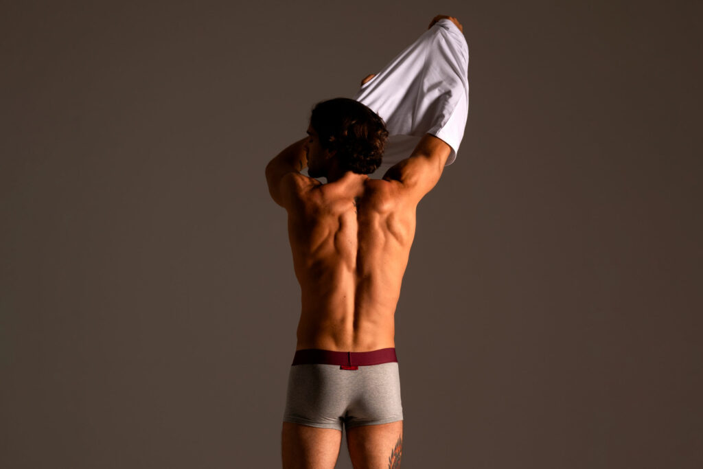 Grey boxer with a bordeaux waistband
Grey boxer with a bordeaux waistband that features the Giacomo Casanova brand name and logo.
#boxer #giacomocasanova #Annalisa