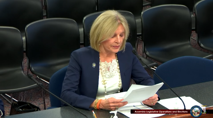 LetNevadaVote's tweet photo. Thank you @heidikasamanv for sponsoring #AB190! When Nevada voters move, this bill would give them a chance to register or update their voter registration if they choose to. #NVLeg https://t.co/KQ2z6L9YFy