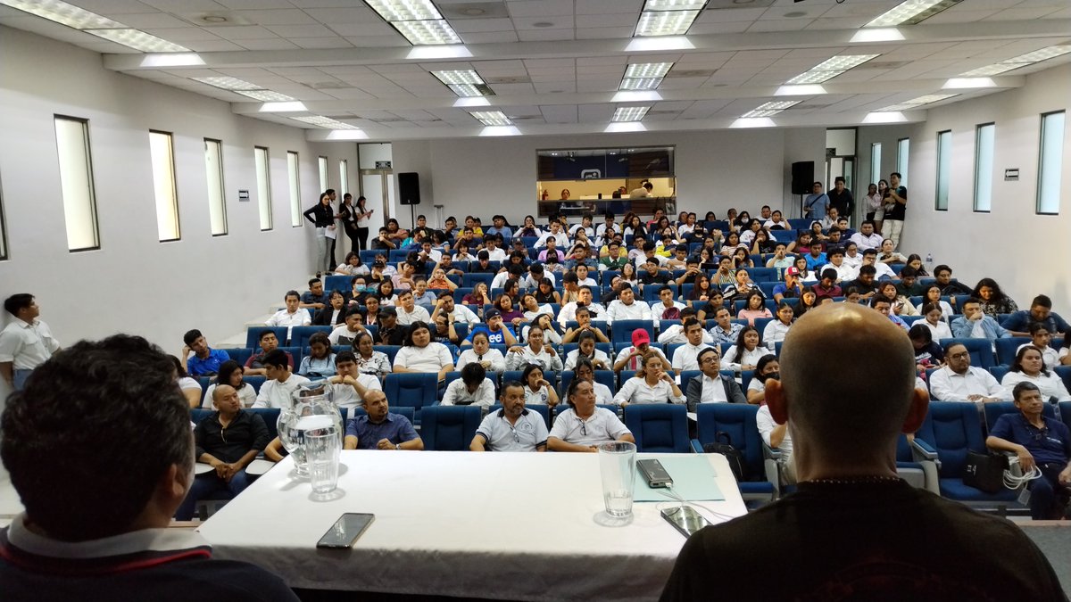 omaralpuche's tweet photo. #Educación #Investigación #PropiedadIntelectual inicia la Conferencia sobre #PropiedadIntelectual el MC @Hugo_Alday para la @ComunidadTecNM @TecNM_MX Campus @TecNM_Cancun organizado por los alumnos de la materia #ConsultoríaEmpresarial presente @enriqueoyromero @egreteccancun https://t.co/YdaGEIl6ZH