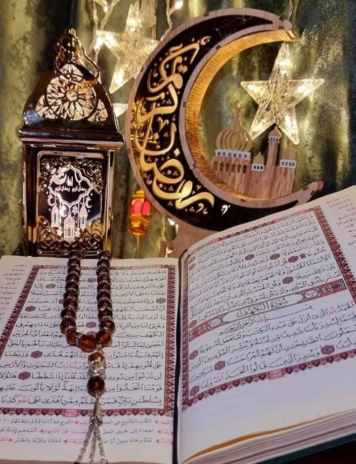 .
يقول النبي ﷺ :
إن من أفضل أيامكم يوم الجمعة وليلة الجمعه ، فأكثروا علي من الصلاة فيه فإن صلاتكم معروضة علي...🤍
.
#ليله_الجمعه
#رمضان